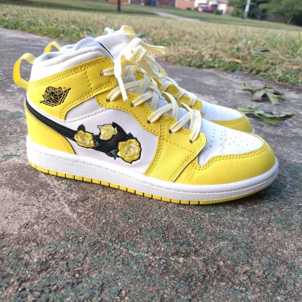 Jordan 1 Mid Dynamic Yellow Floral (GS)